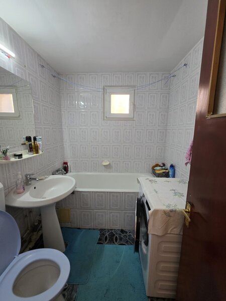 1 Decembrie 1918, 15 minute metrou, Auchan, bloc 1980, 2 gr. sanitare