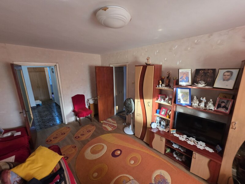 1 Decembrie 1918, 15 minute metrou, Auchan, bloc 1980, 2 gr. sanitare