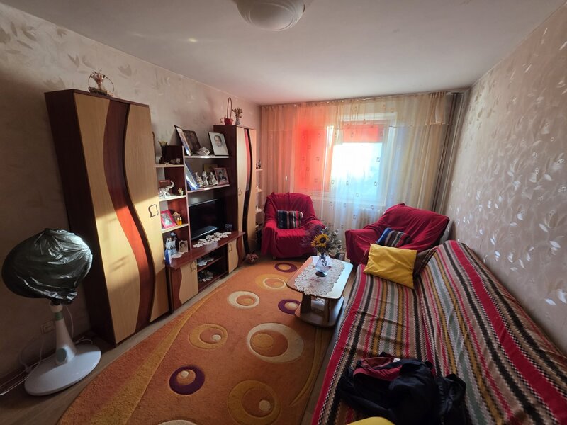 1 Decembrie 1918, 15 minute metrou, Auchan, bloc 1980, 2 gr. sanitare